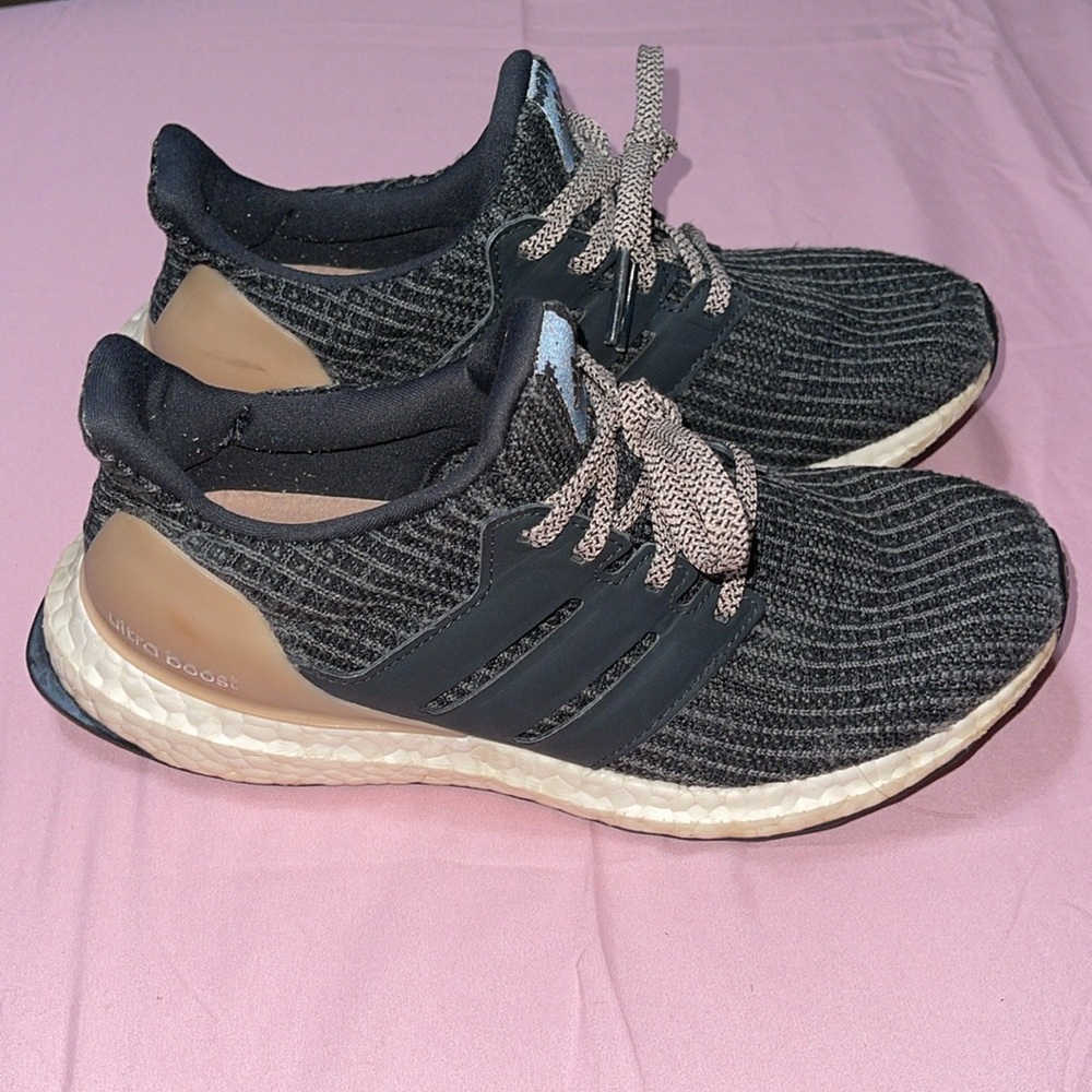 Adidas UltraBoost | Size 6.5 - Picture 3 of 13